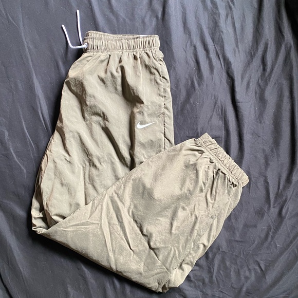 Nike - Picture 5 of 7